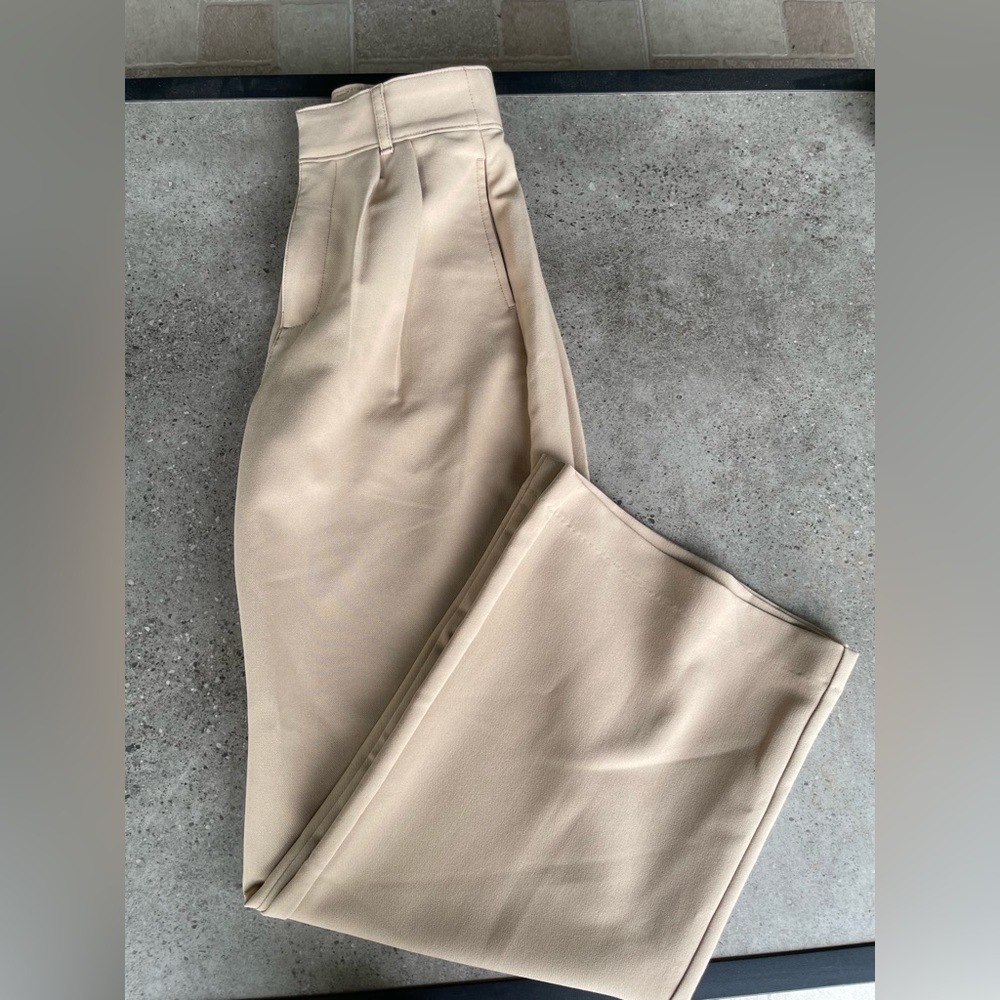 Wmns Abercrombie Light Brown/ tan High rise wide leg trousers Size XXS S  NWT